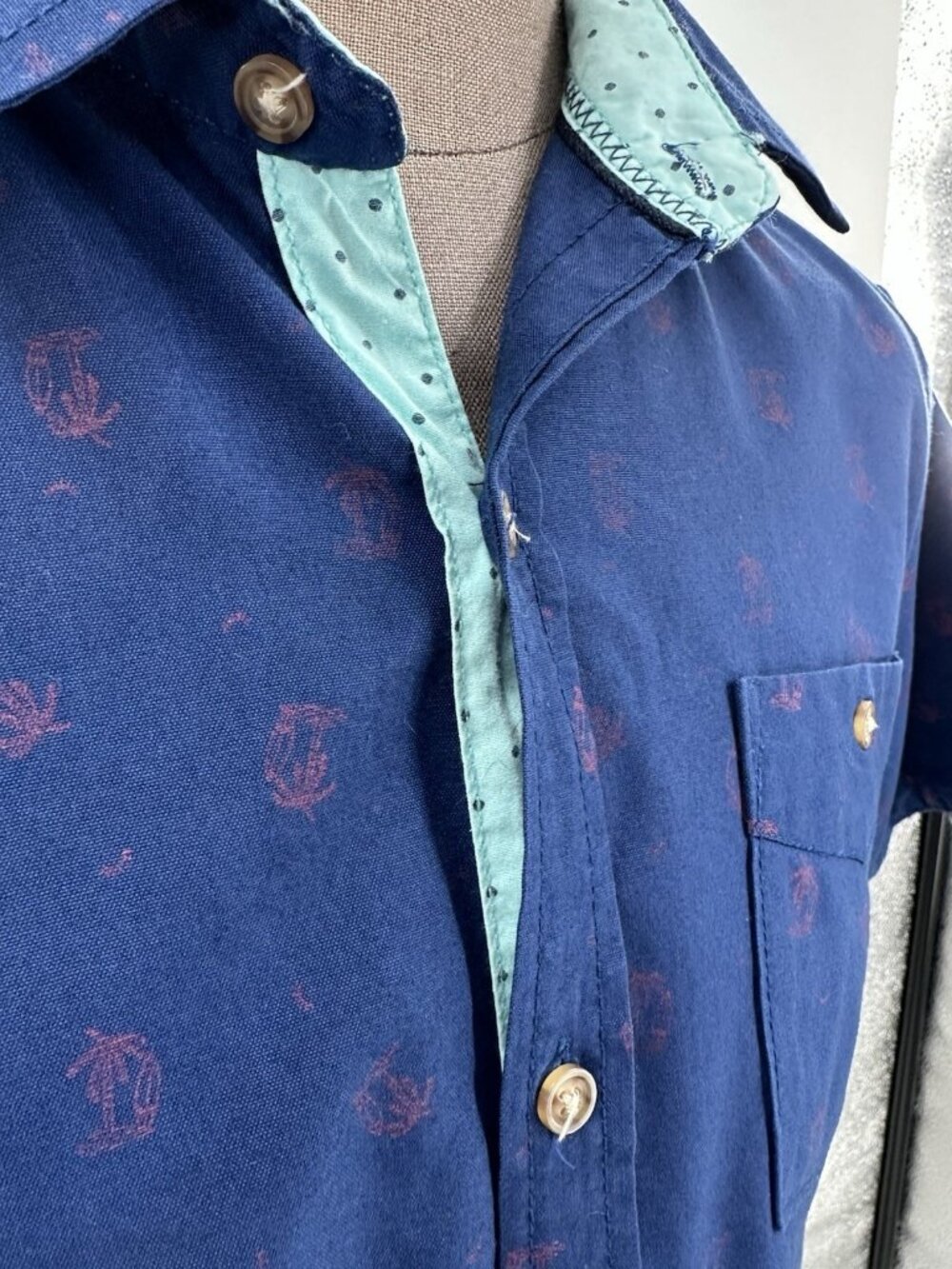 Free Planet Men's Button Front Shirt Blue Red Beach Surfing Memorial 4th Large - Picture 4 of 10